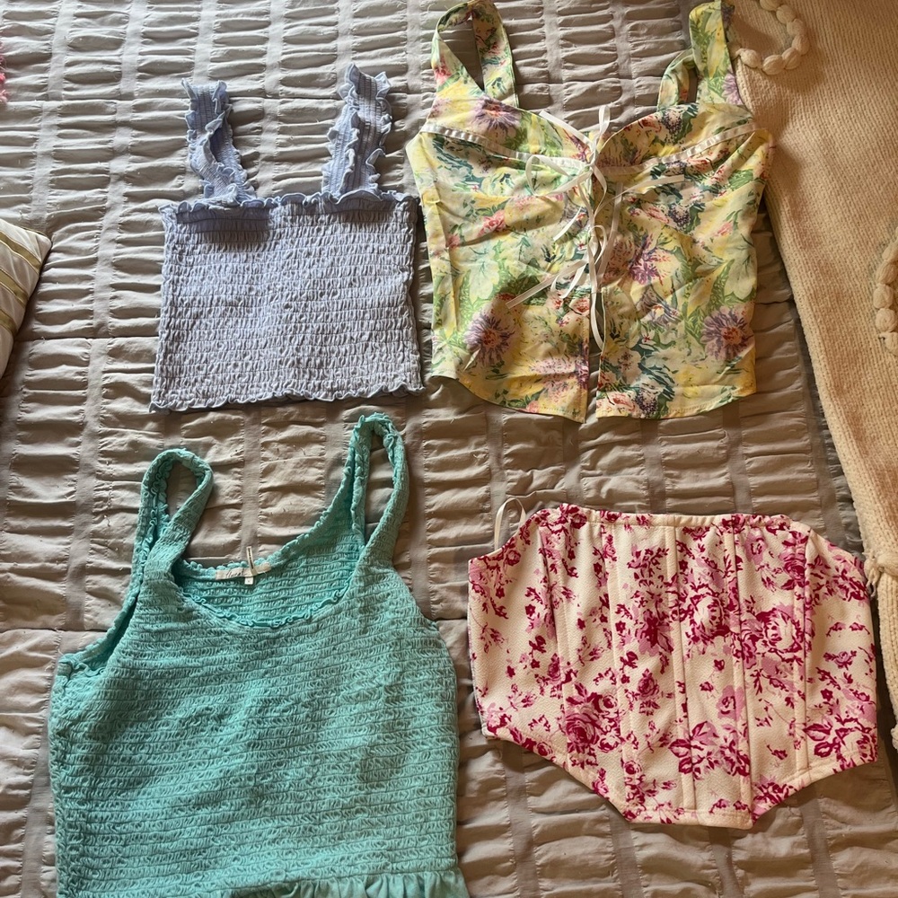 Lot of 4 tank tops!